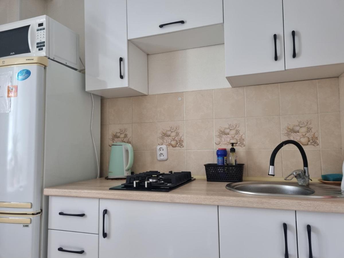 Посуточная Квартира На Мухита C Wi-Fi Uralsk Extérieur photo